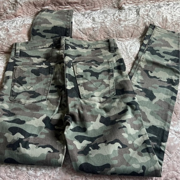 SOLD - Picture 4 of 8